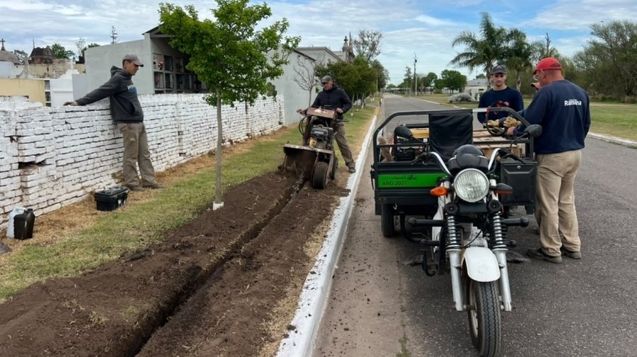 Nueva Iluminación En El Acceso Al Cementerio