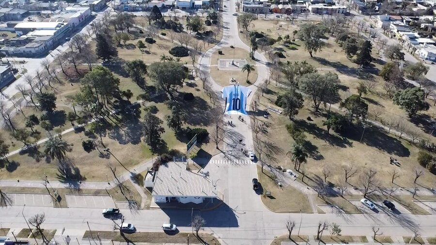 CAMISETA DE ARGENTINA EN LA PLAZA DE RAMONA